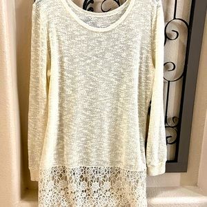 Women’s Lace trim Tunic long sleeve top
